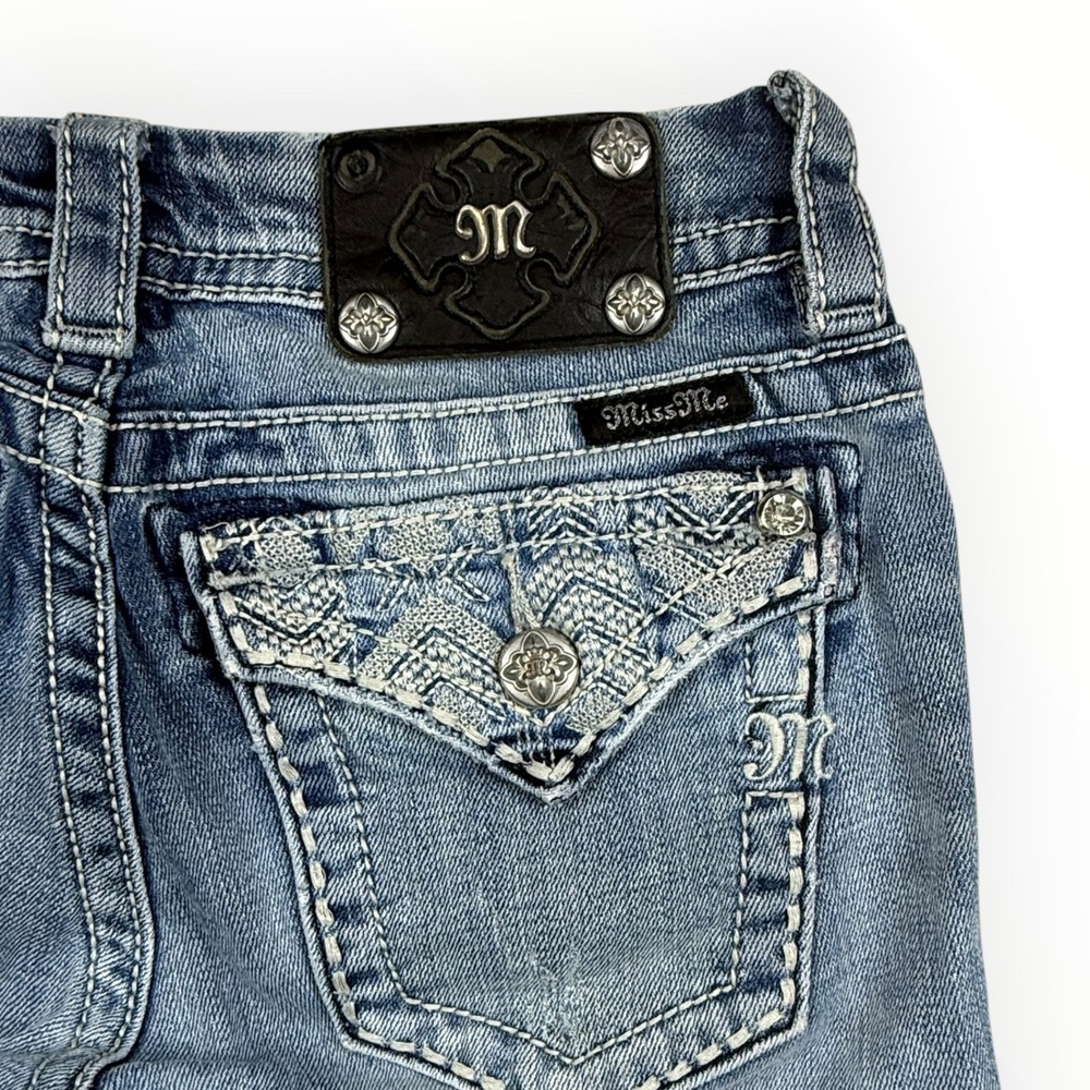 Miss Me Signature Rise Bootcut Jeans Size 26 Medium Wash Embroidered Flap Pocket